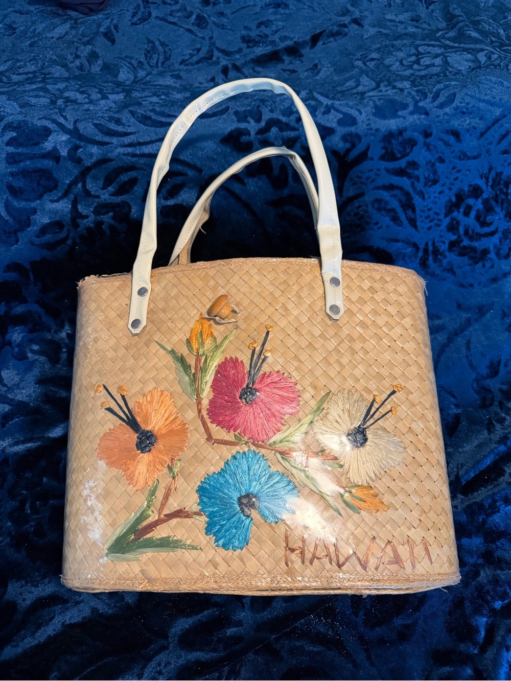 True Vintage 1950s-1970s Hawaii souvenir raffia straw tote bag tropical flowers